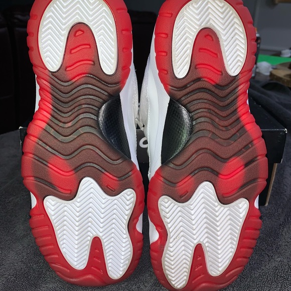 Retro Jordan 11s low White and Red - Picture 7 of 8